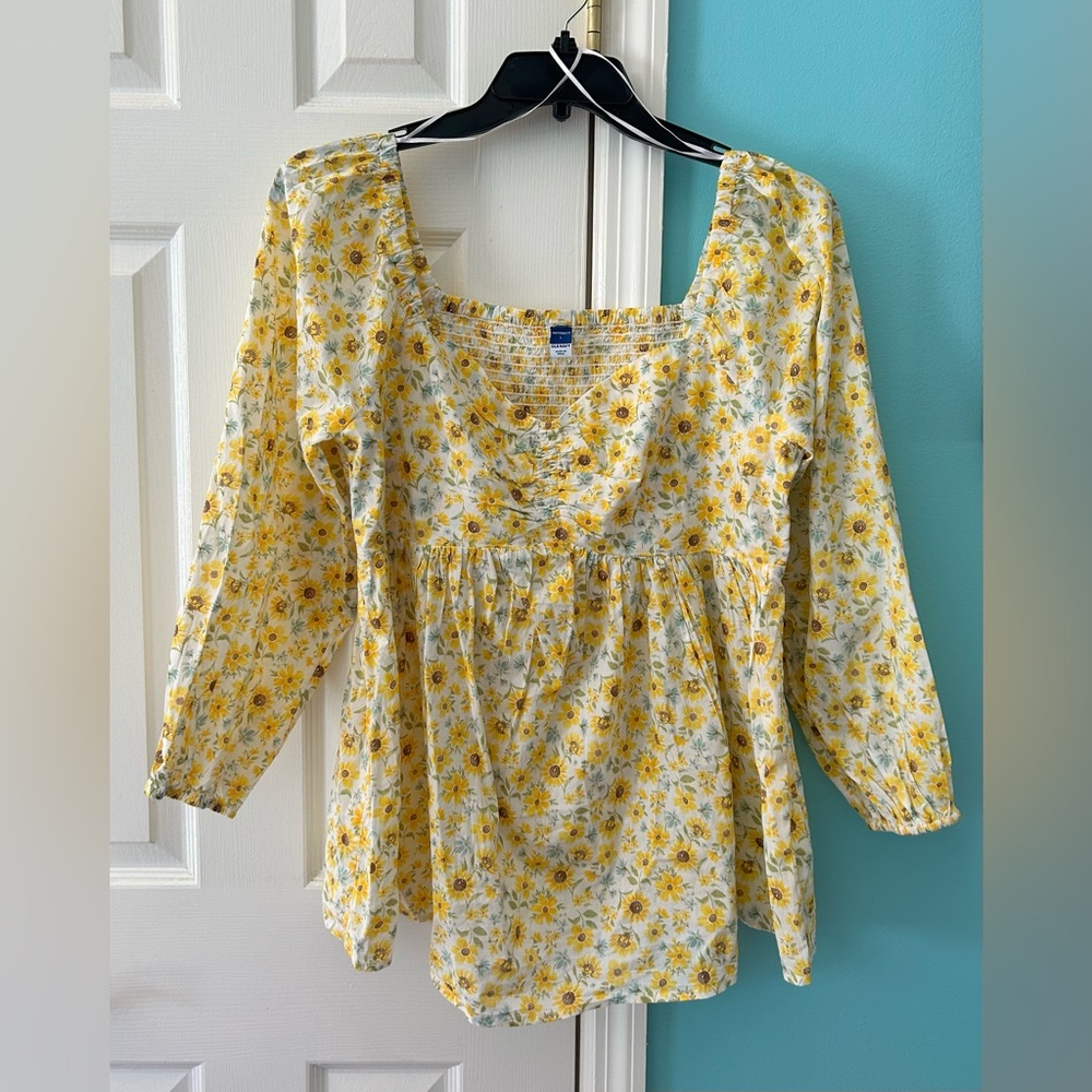 Old Navy Maternity Sweetheart Umpire Waist Sunflower Print Top Size Large NWT
